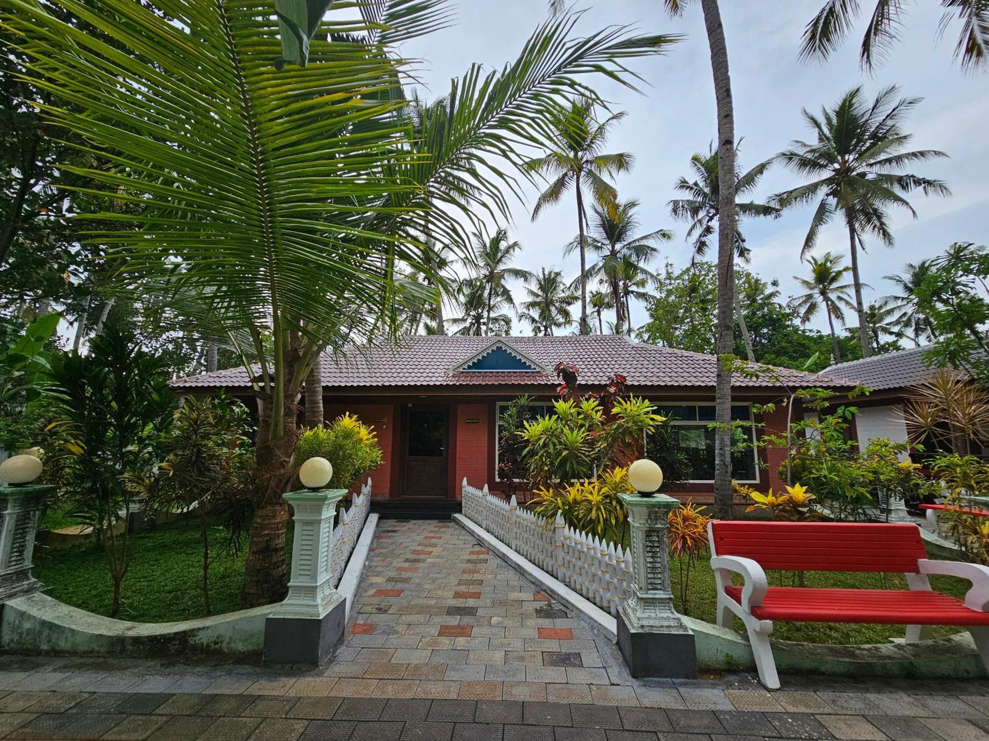 Leisure Valley Beach Resort Varkala Buitenkant foto