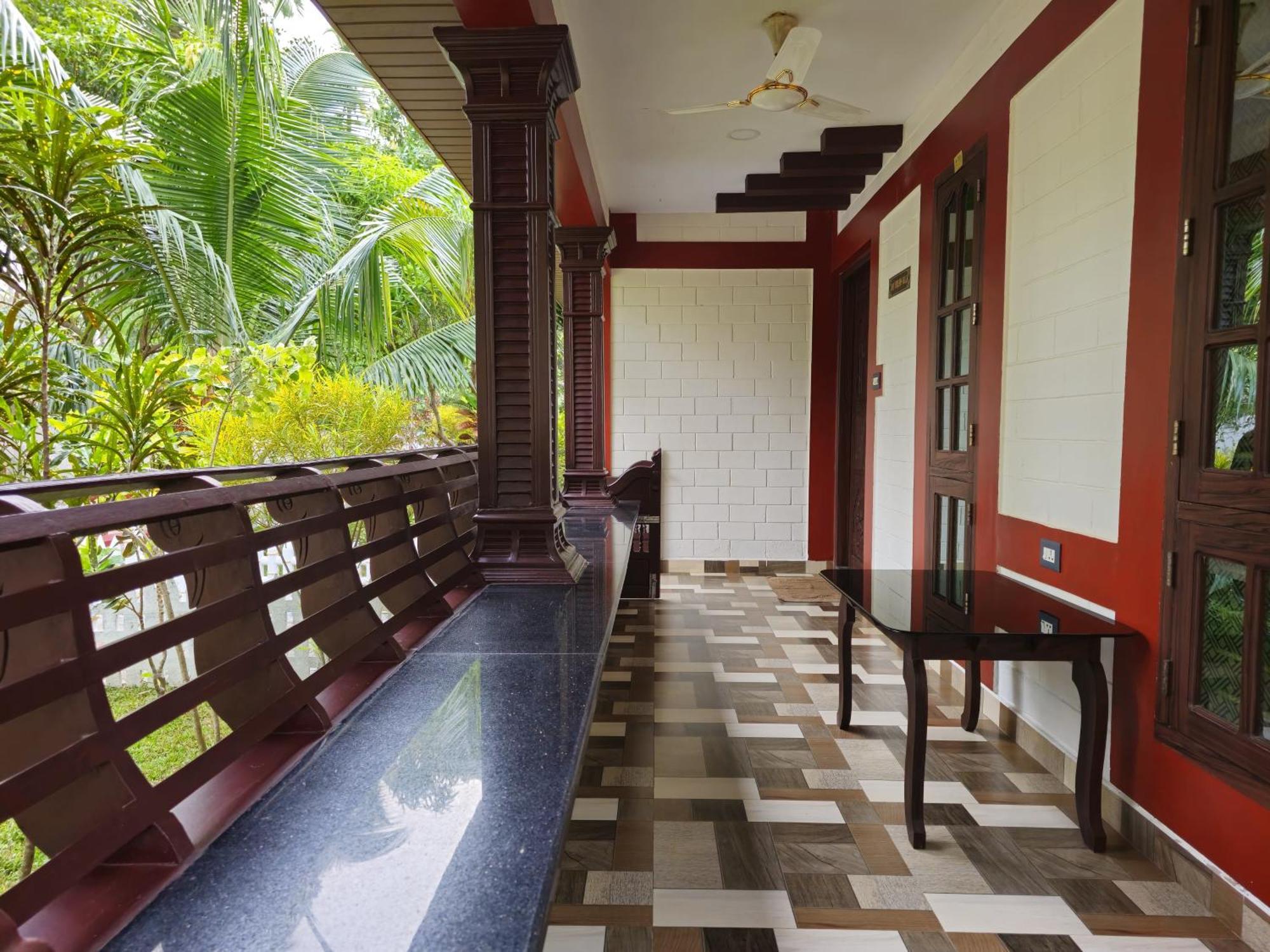 Leisure Valley Beach Resort Varkala Buitenkant foto