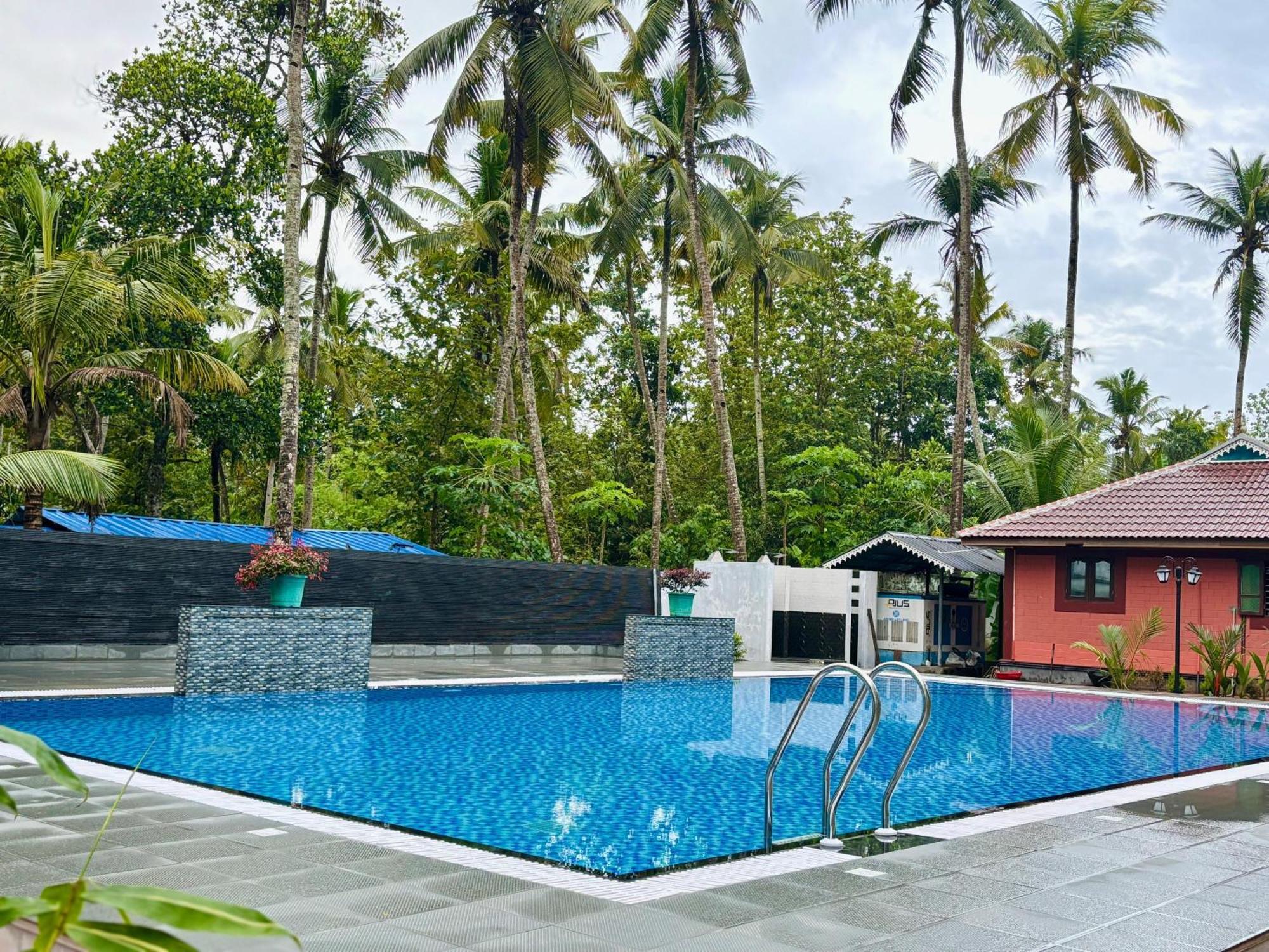 Leisure Valley Beach Resort Varkala Buitenkant foto