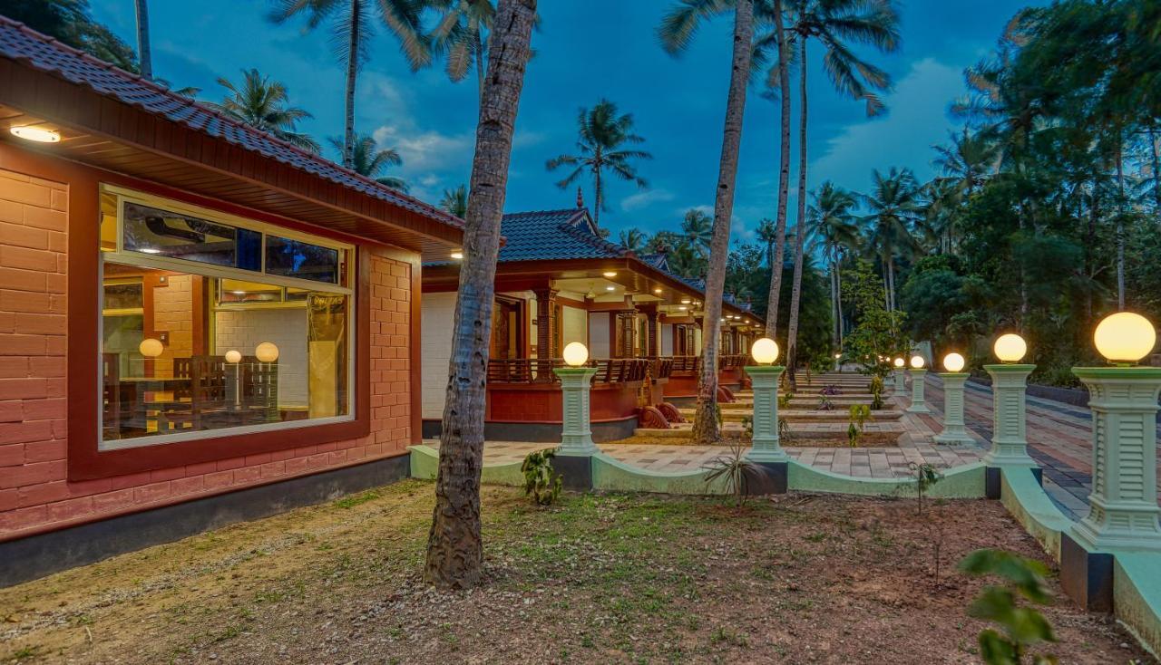 Leisure Valley Beach Resort Varkala Buitenkant foto