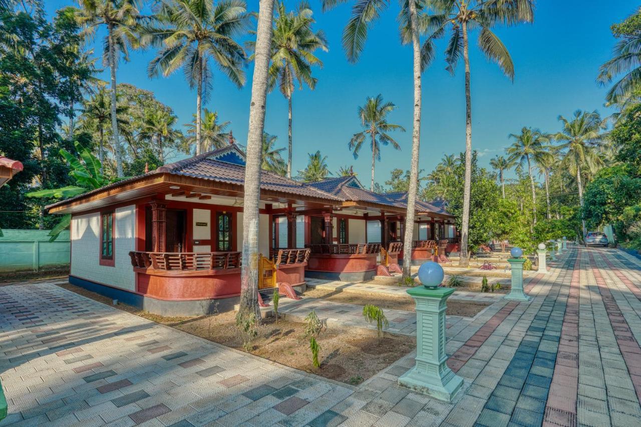 Leisure Valley Beach Resort Varkala Buitenkant foto