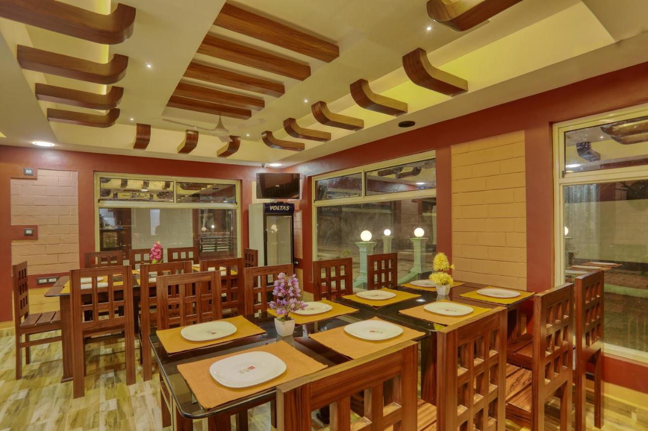 Leisure Valley Beach Resort Varkala Buitenkant foto