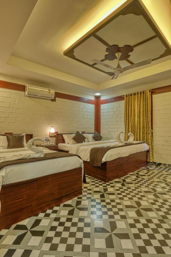 Leisure Valley Beach Resort Varkala Buitenkant foto