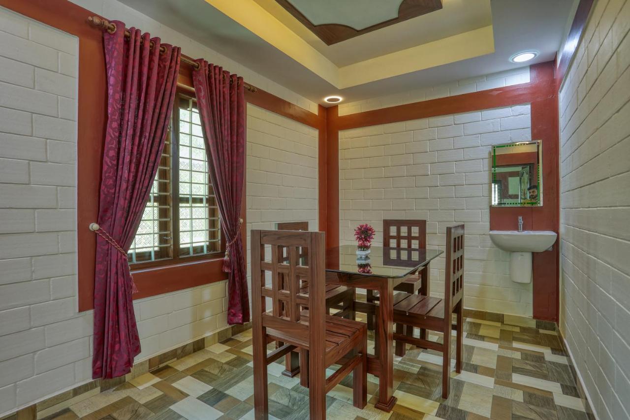 Leisure Valley Beach Resort Varkala Buitenkant foto