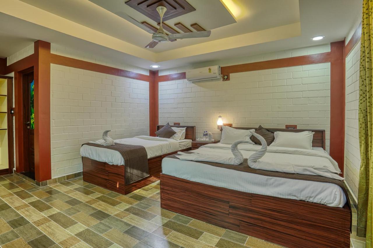 Leisure Valley Beach Resort Varkala Buitenkant foto