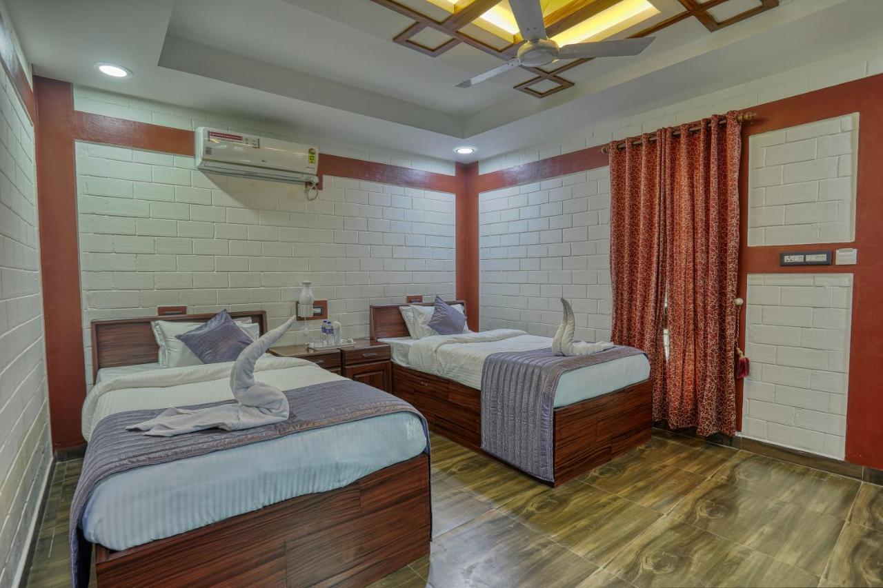 Leisure Valley Beach Resort Varkala Buitenkant foto